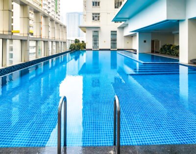 Makati CBD Condo w/ Pool, Gym & Pool Skyline Views