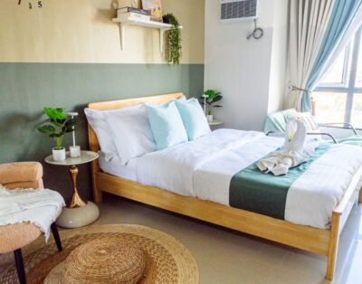 Noir | Modern Cozy Stay near Essentials | Peaceful City Retreat